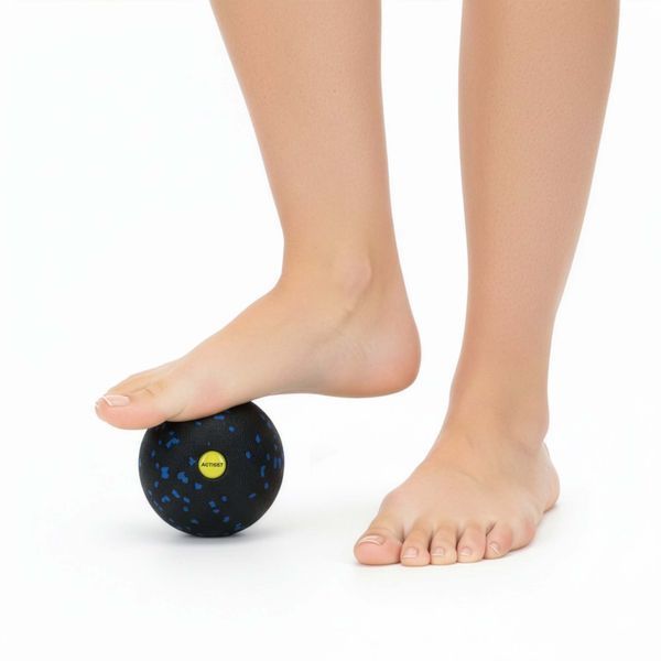 Масажний м'яч Actiget EPP 8 см ACT0095 Black/Blue 5832 фото